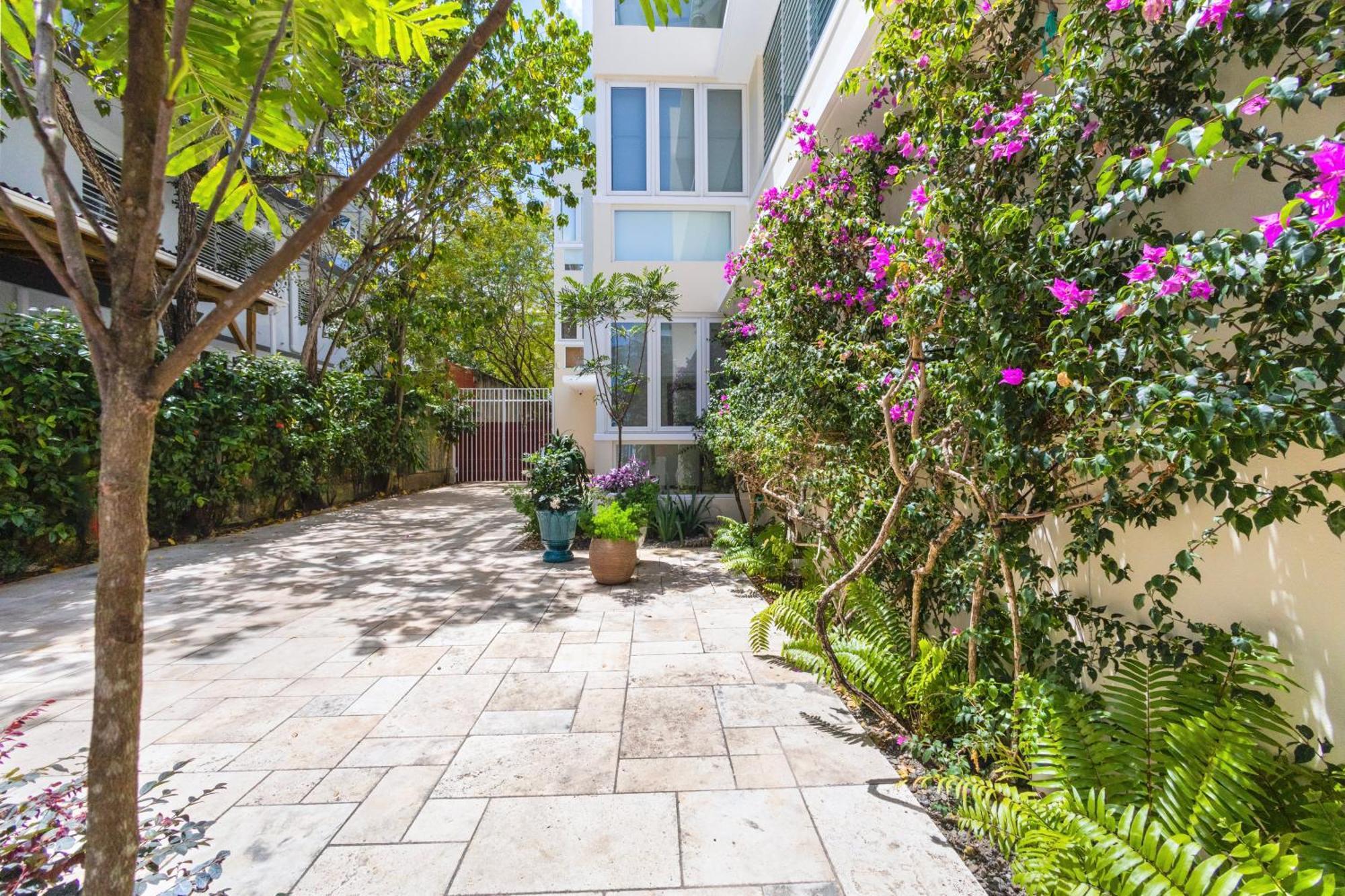 Hidden Gem In Miramar- Power Generator- Parking Apartment San Juan Exterior photo